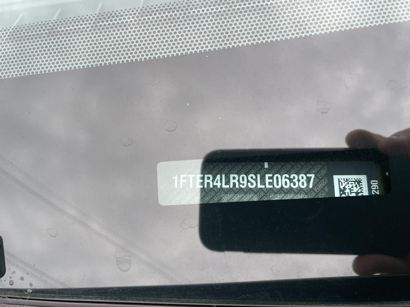 Vehicle photo 35