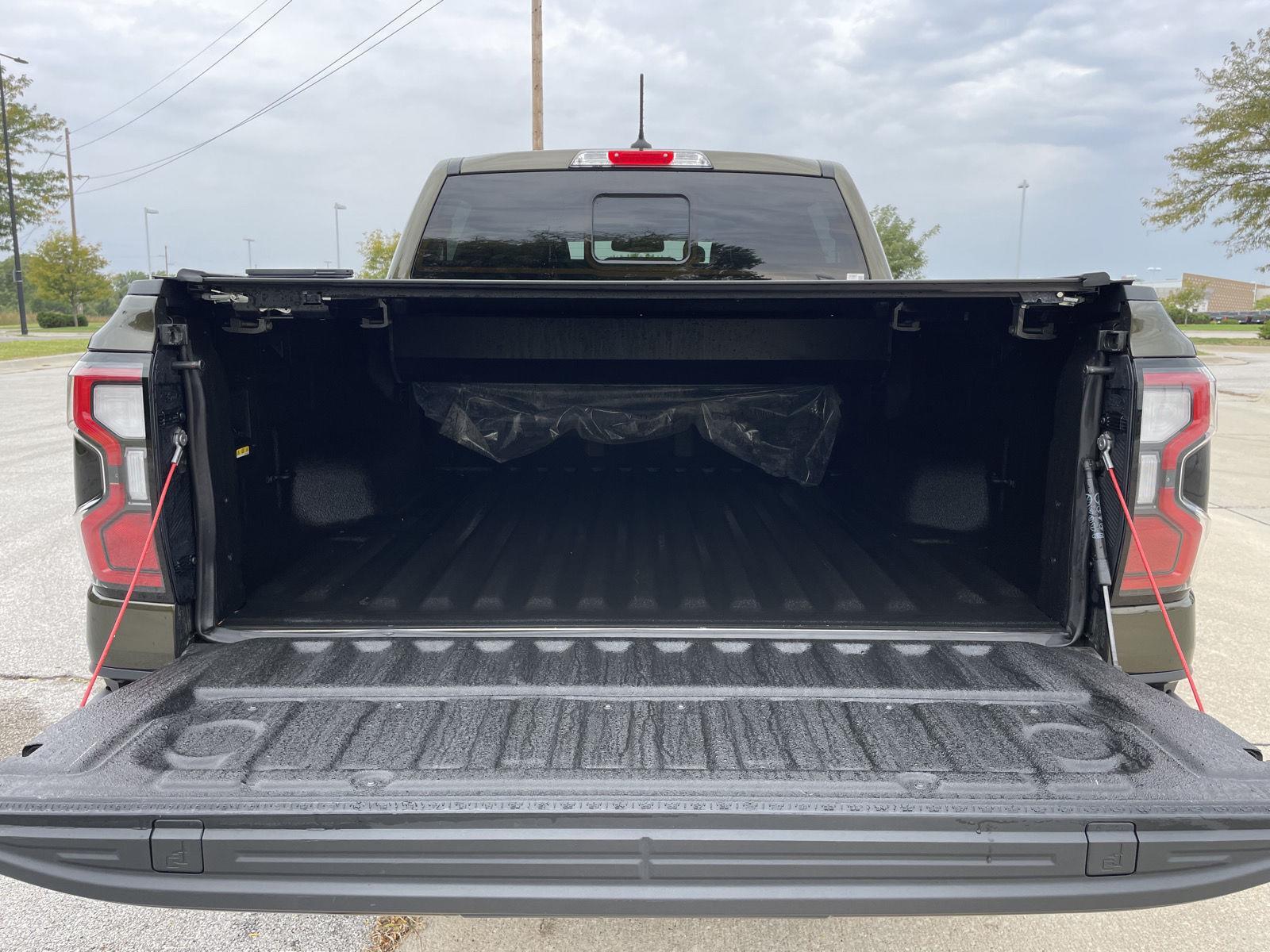 Vehicle photo 37