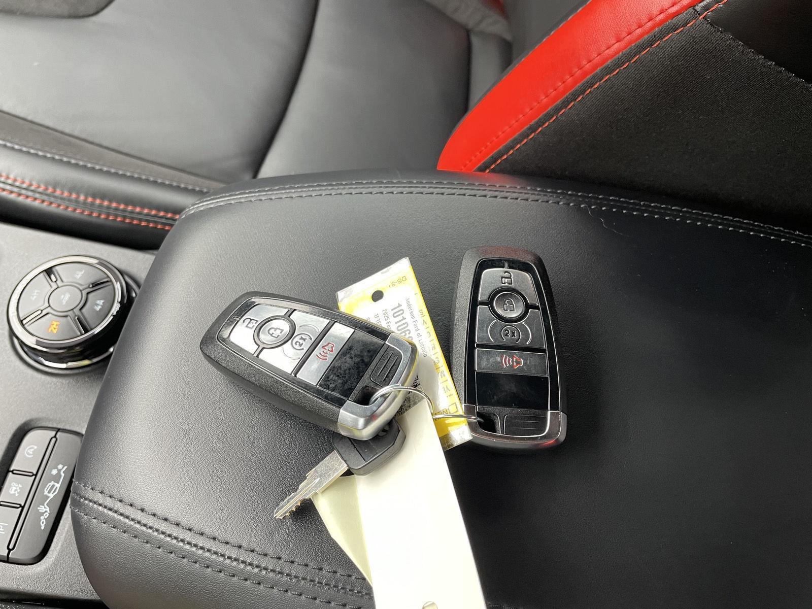 Vehicle photo 40