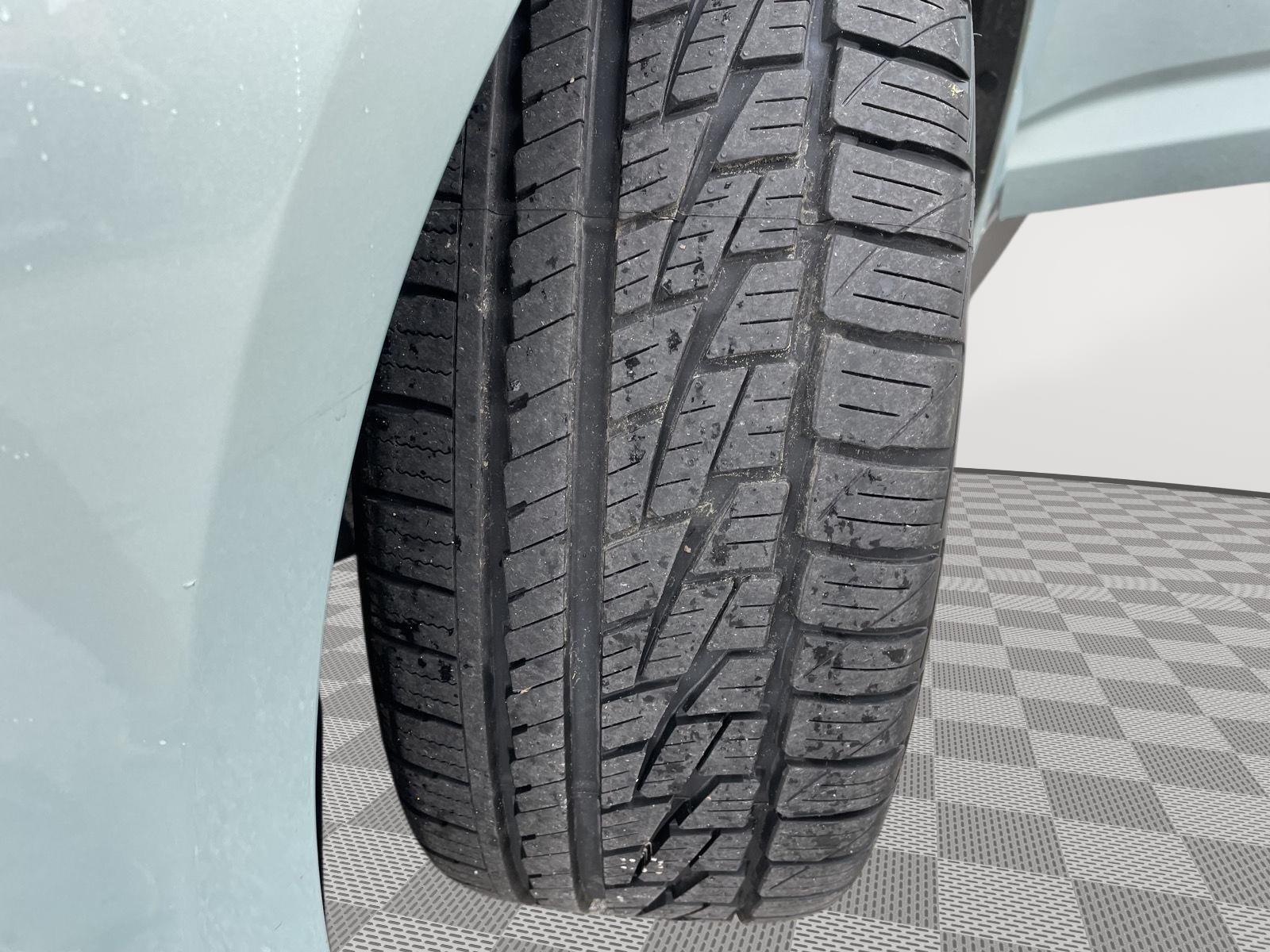 Vehicle photo 11