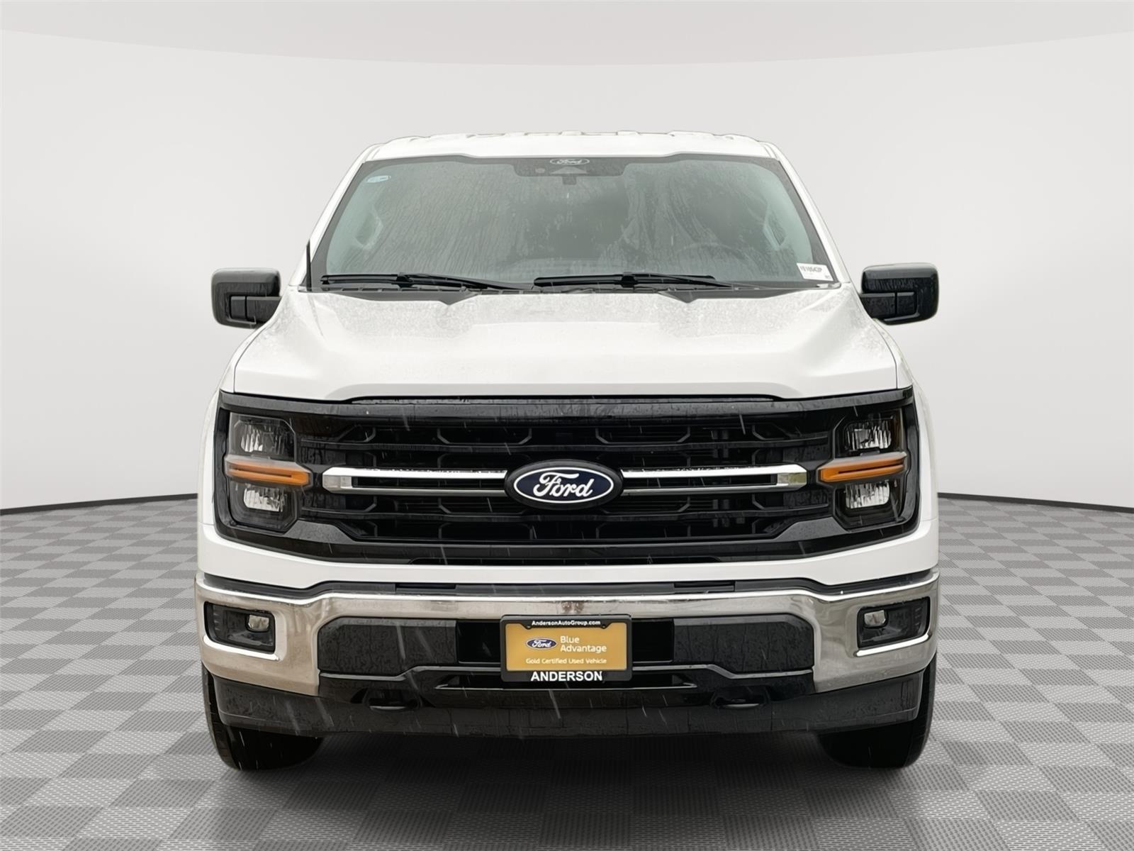 Vehicle photo 4