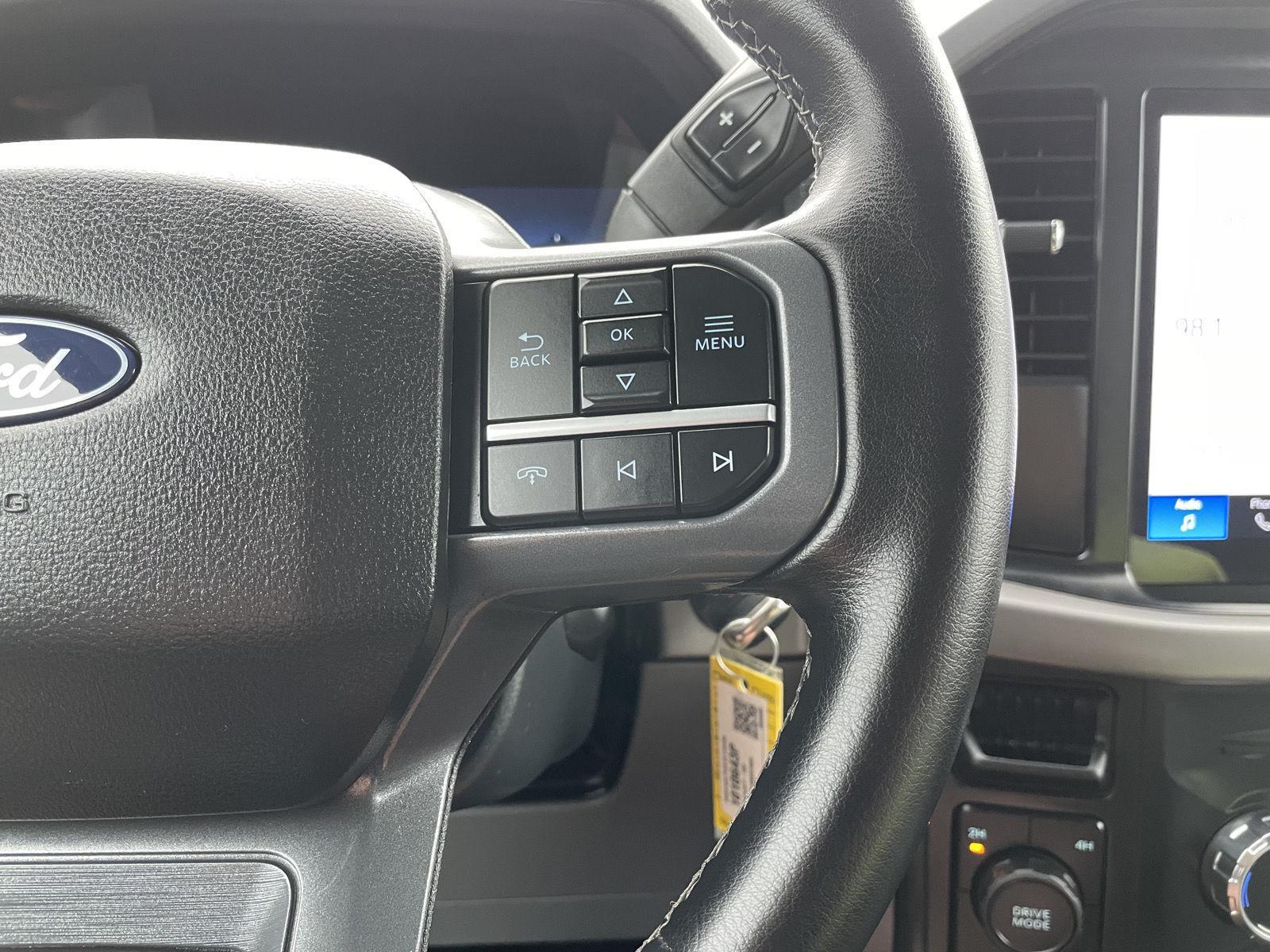 Vehicle photo 13