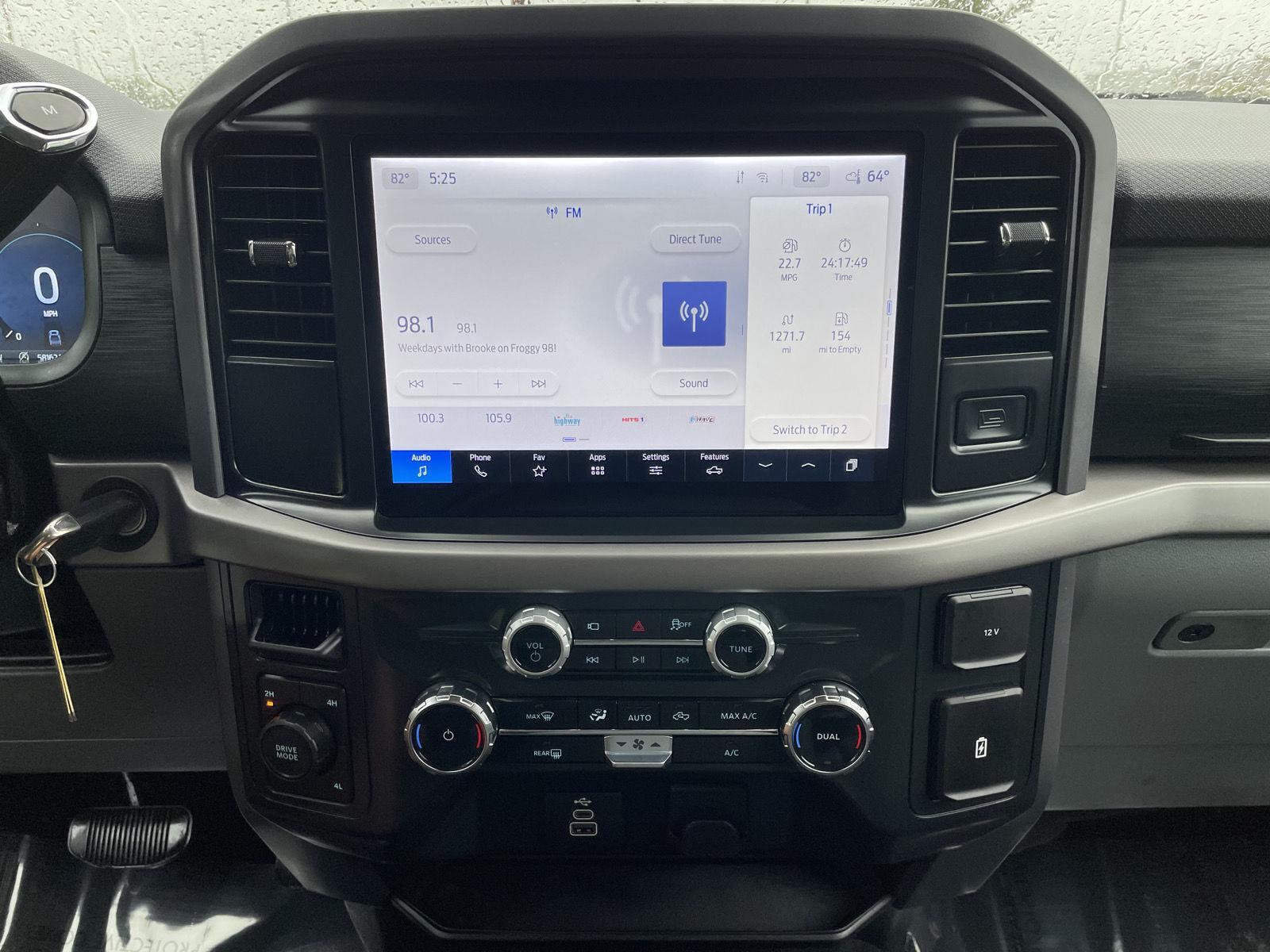 Vehicle photo 21
