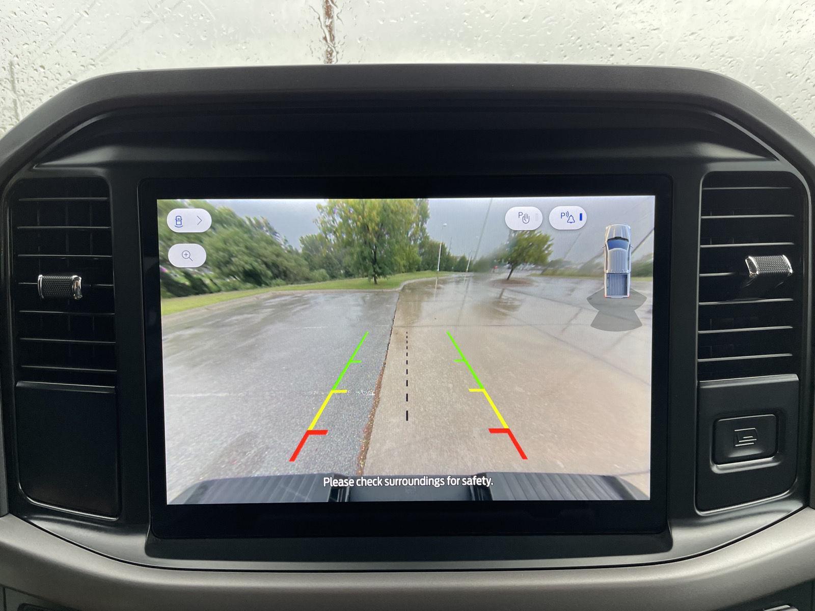 Vehicle photo 22