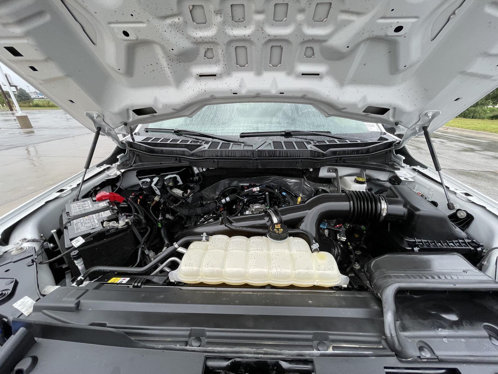 Vehicle photo 32
