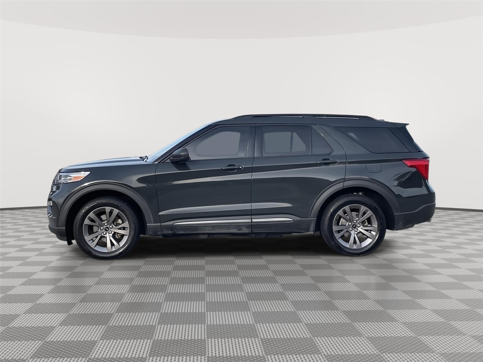 Vehicle photo 2
