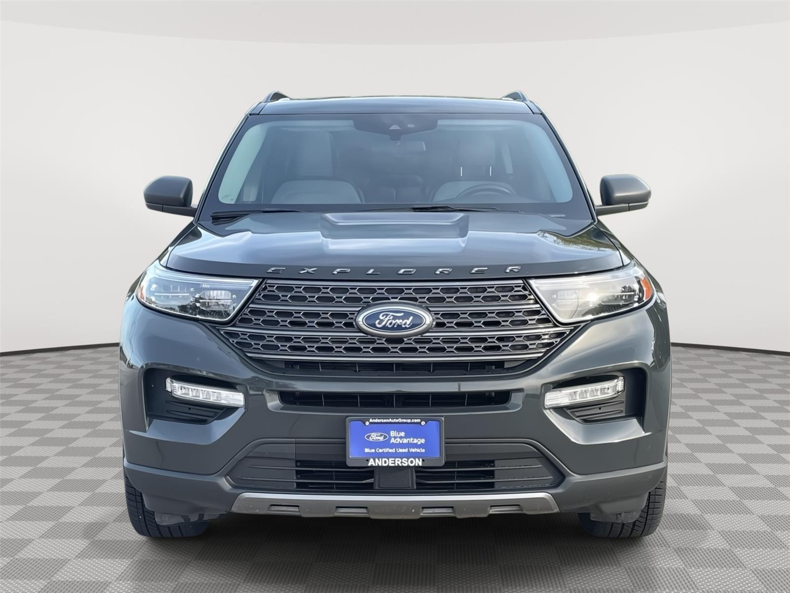 Vehicle photo 4
