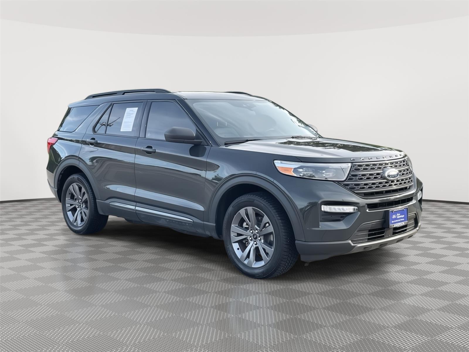 Vehicle photo 5