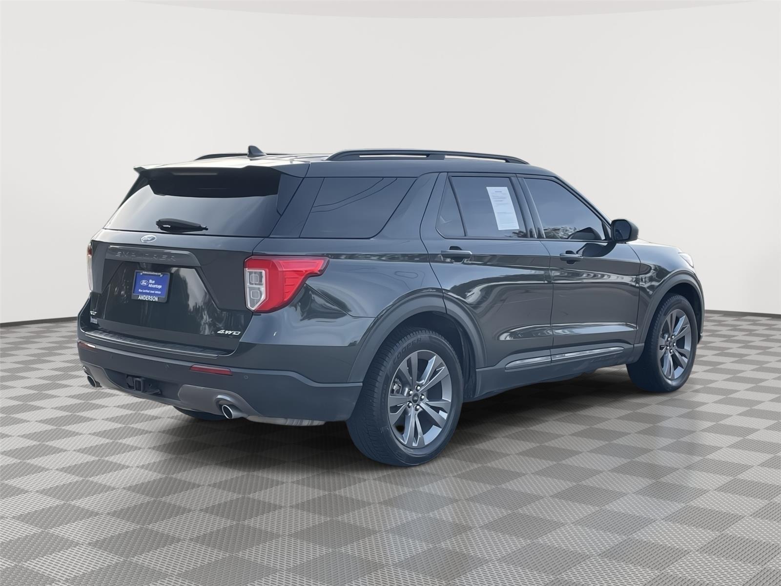 Vehicle photo 7