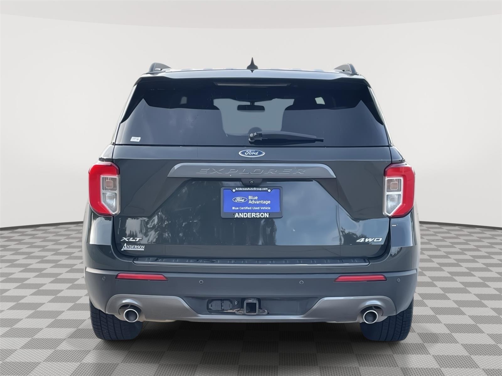 Vehicle photo 8