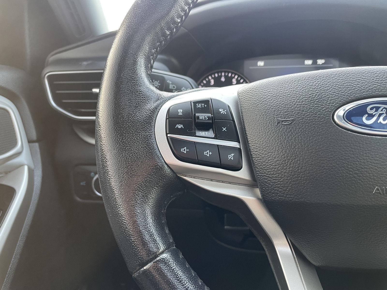 Vehicle photo 13