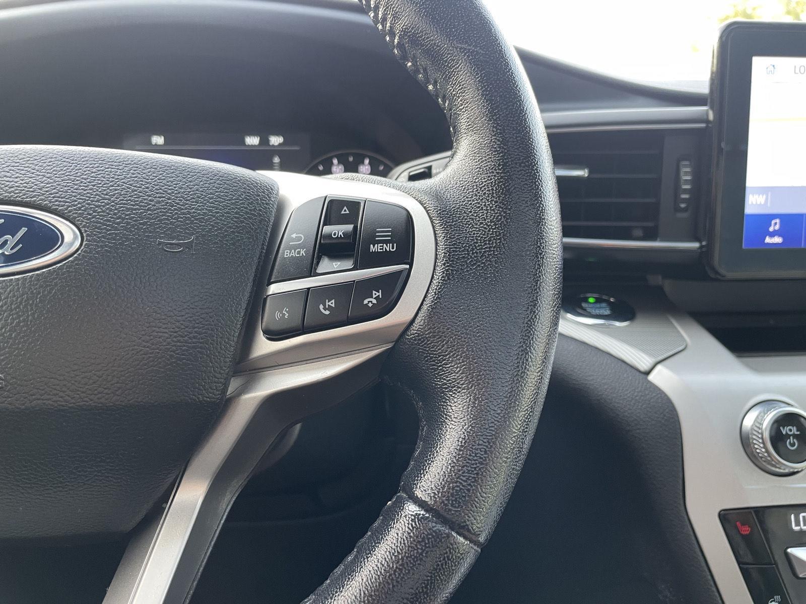 Vehicle photo 14