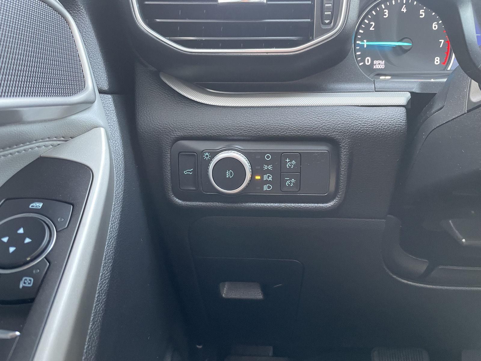 Vehicle photo 16
