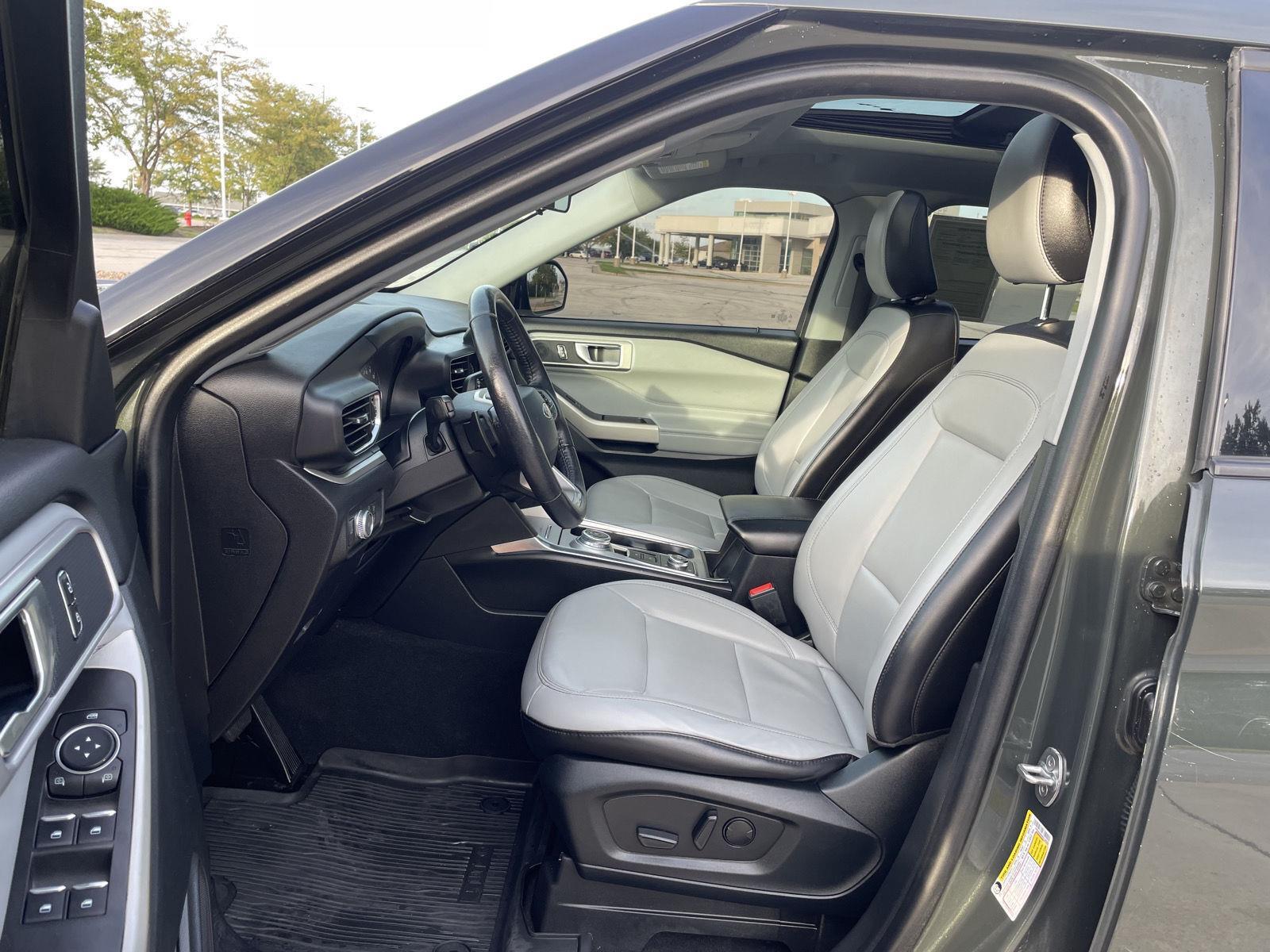 Vehicle photo 17
