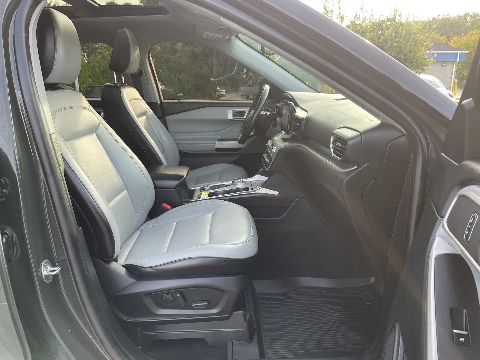 Vehicle photo 19