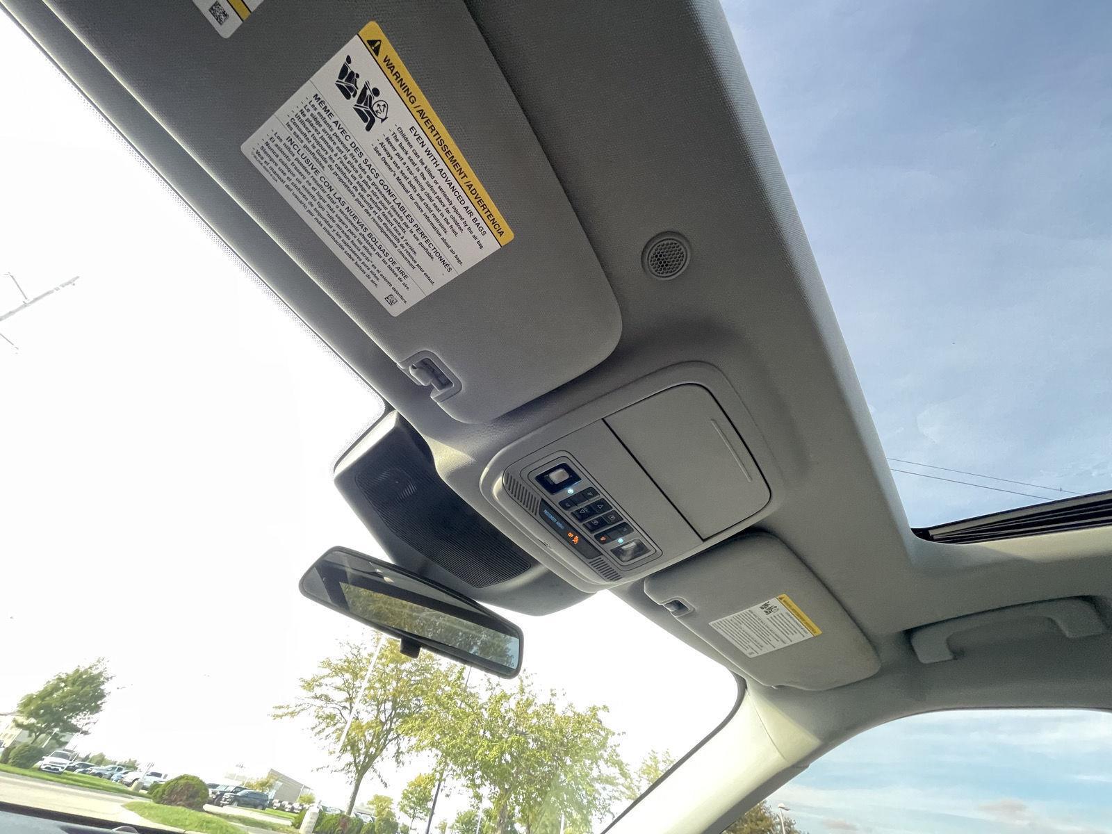 Vehicle photo 22