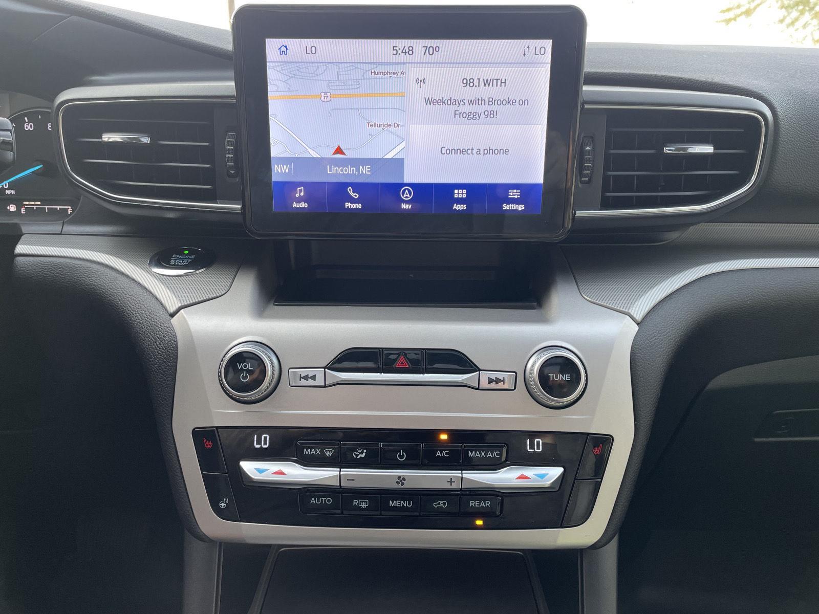 Vehicle photo 24
