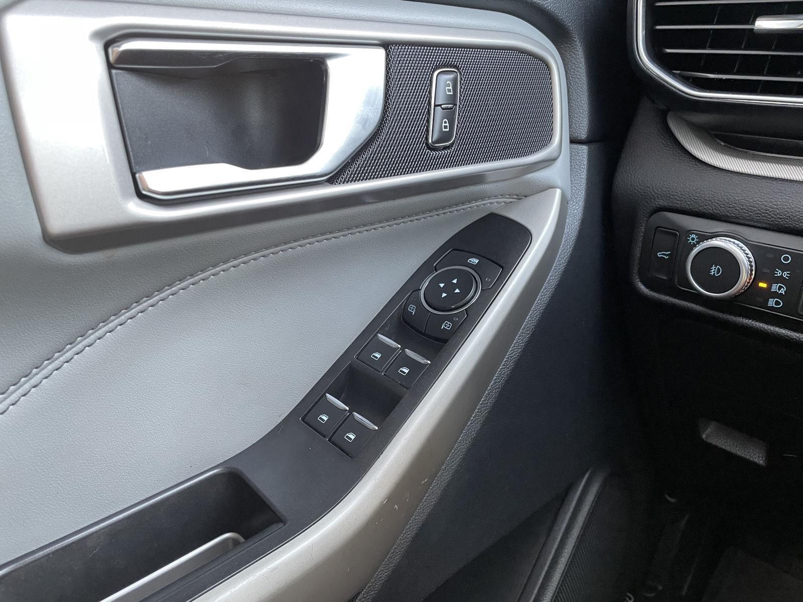 Vehicle photo 31