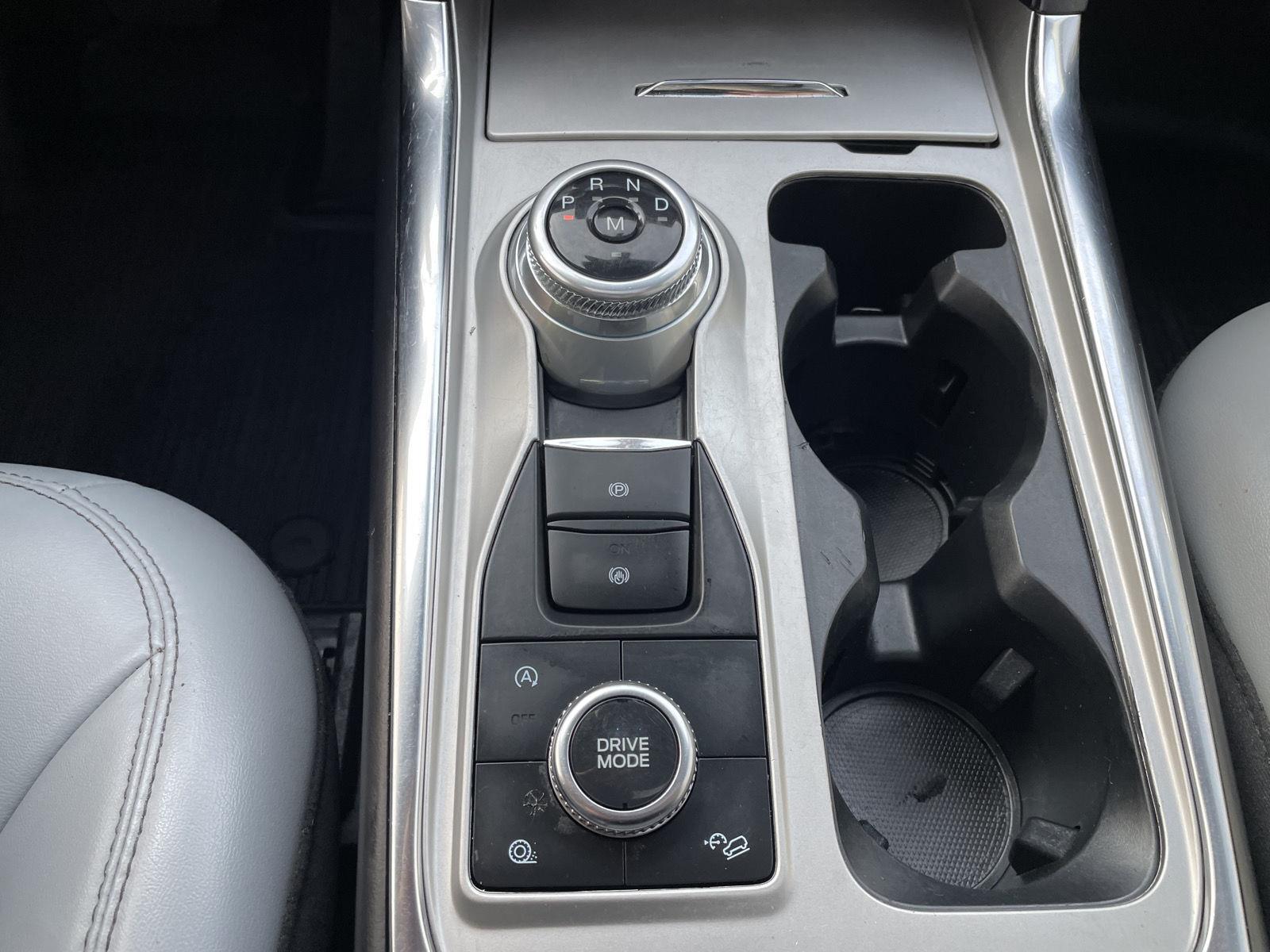Vehicle photo 32