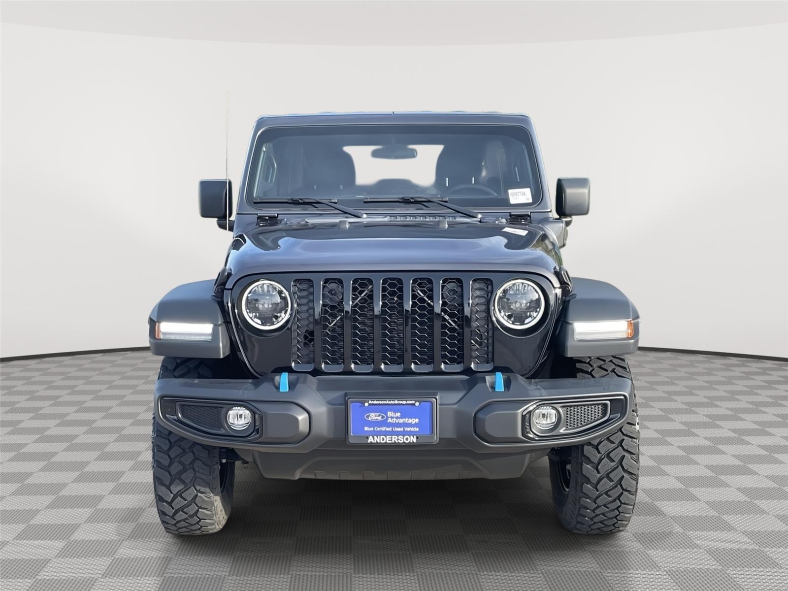 Vehicle photo 4