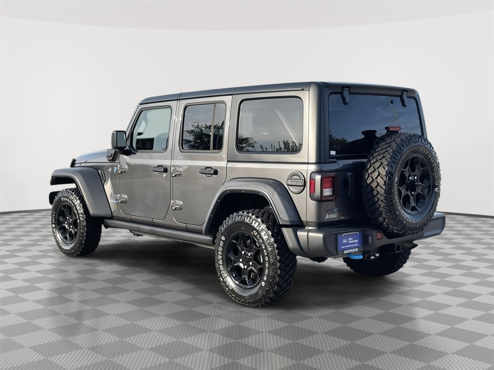 Vehicle photo 9