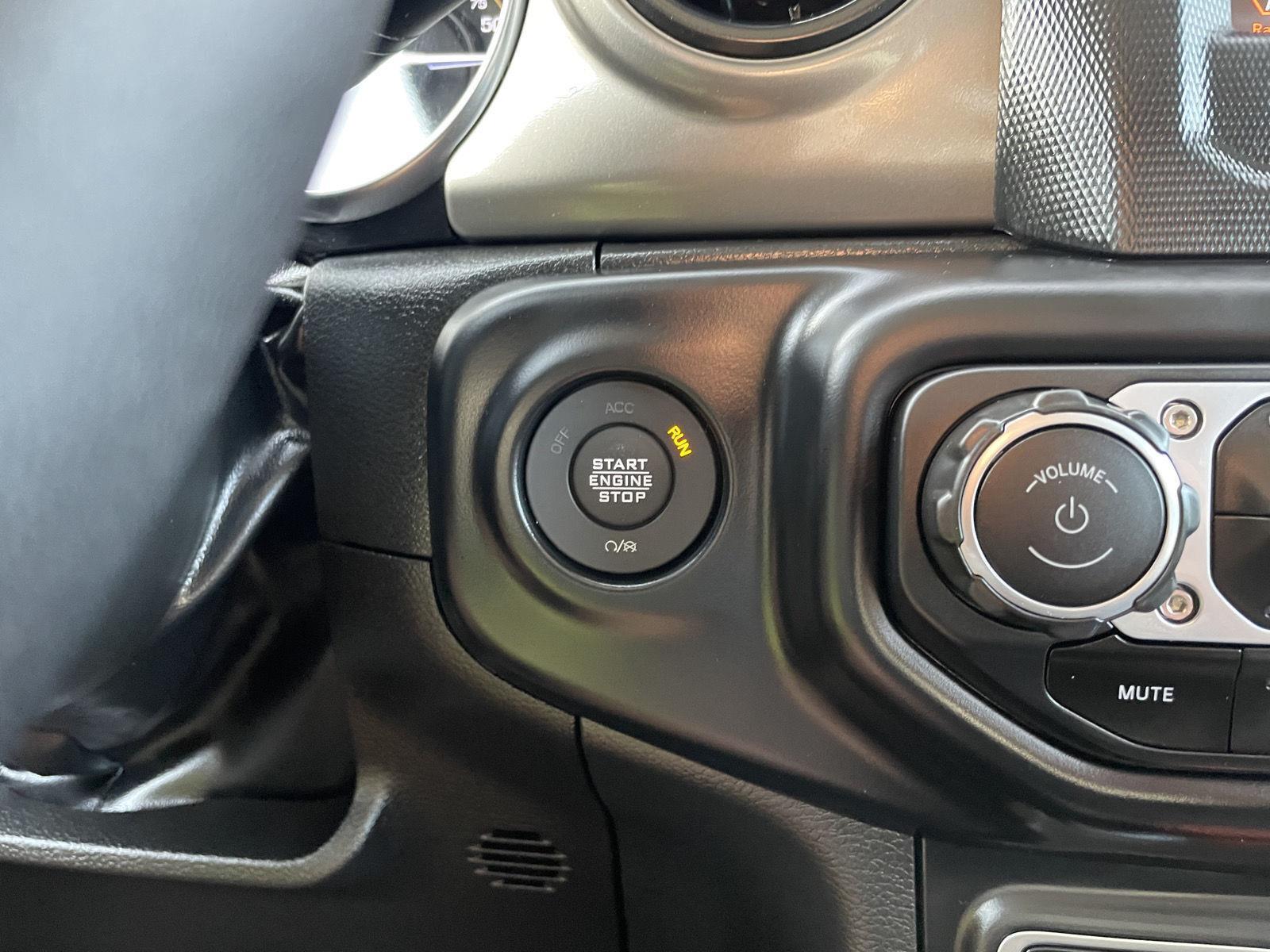 Vehicle photo 24
