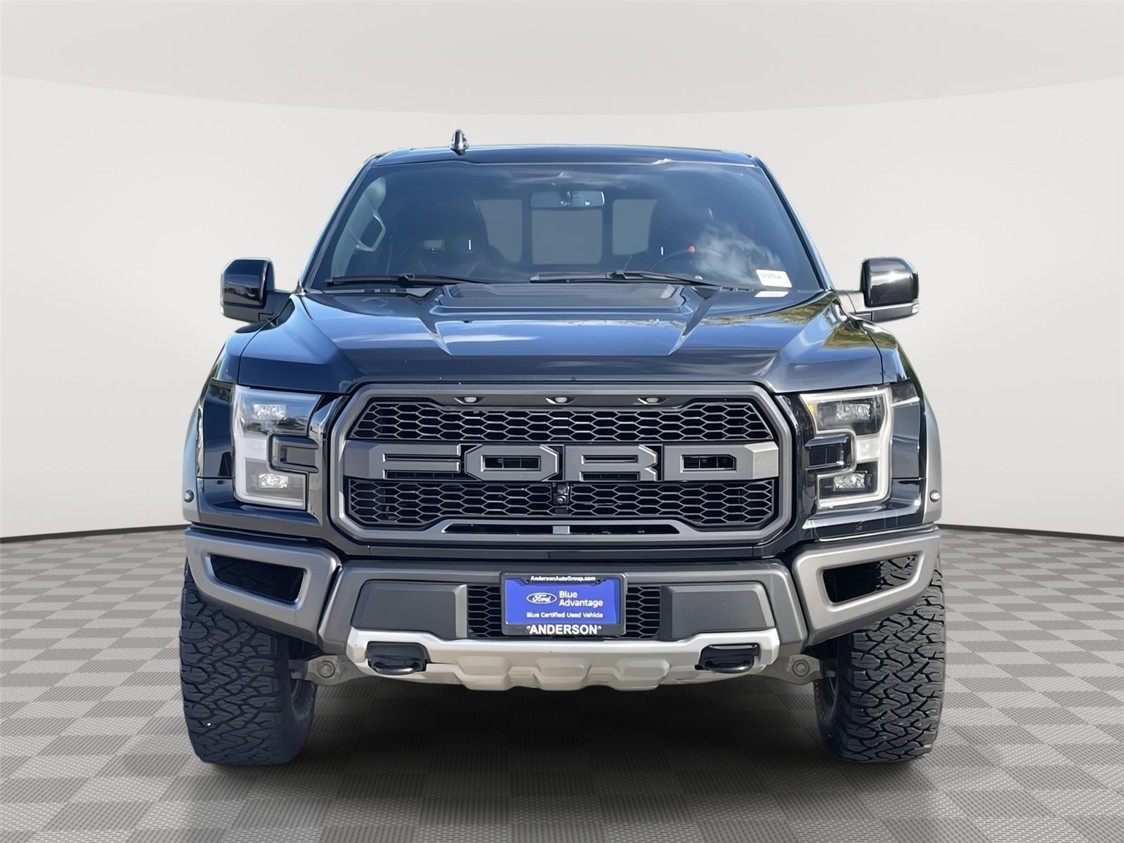 Vehicle photo 4