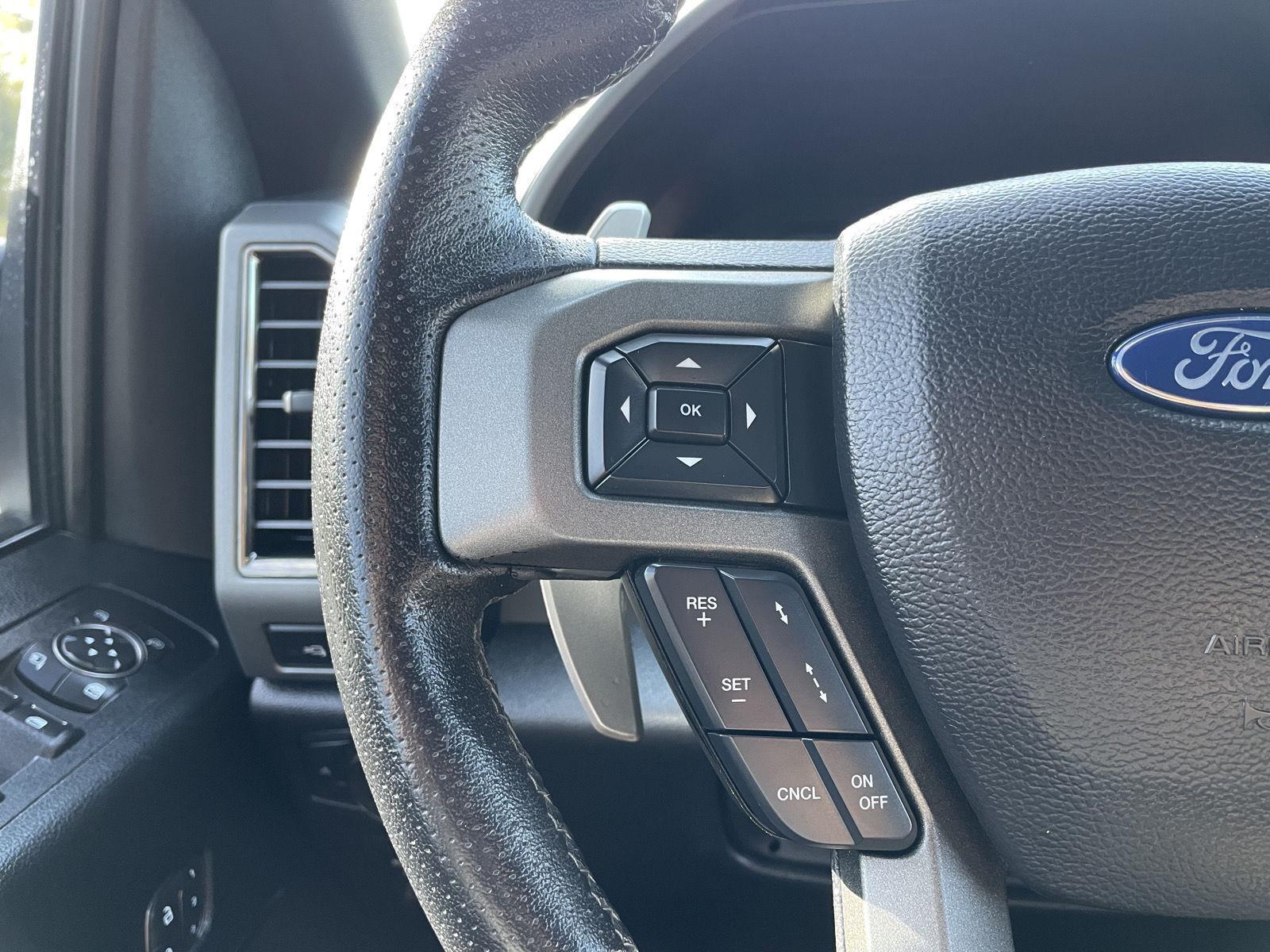 Vehicle photo 13