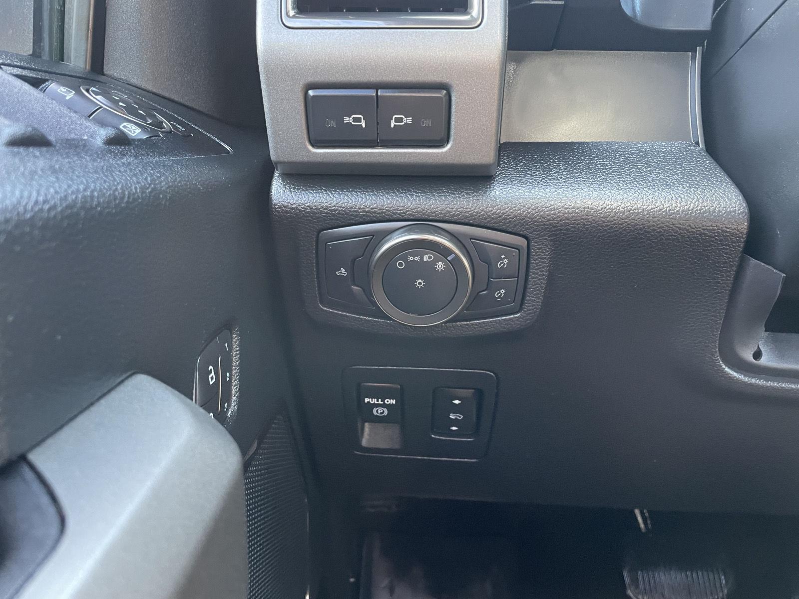 Vehicle photo 16
