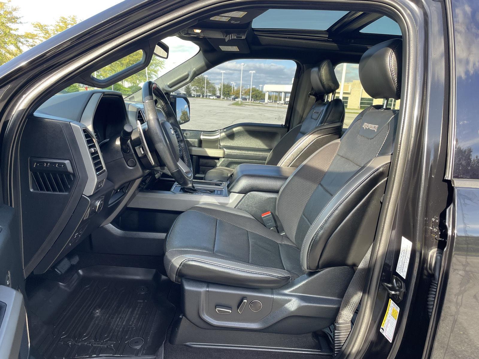 Vehicle photo 17