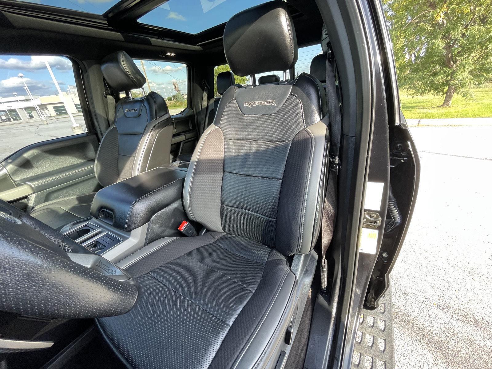 Vehicle photo 18