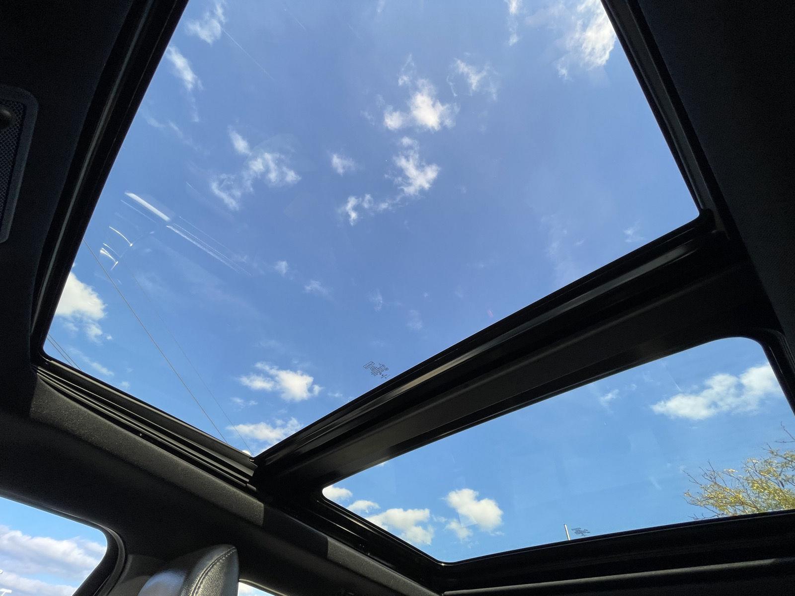 Vehicle photo 22