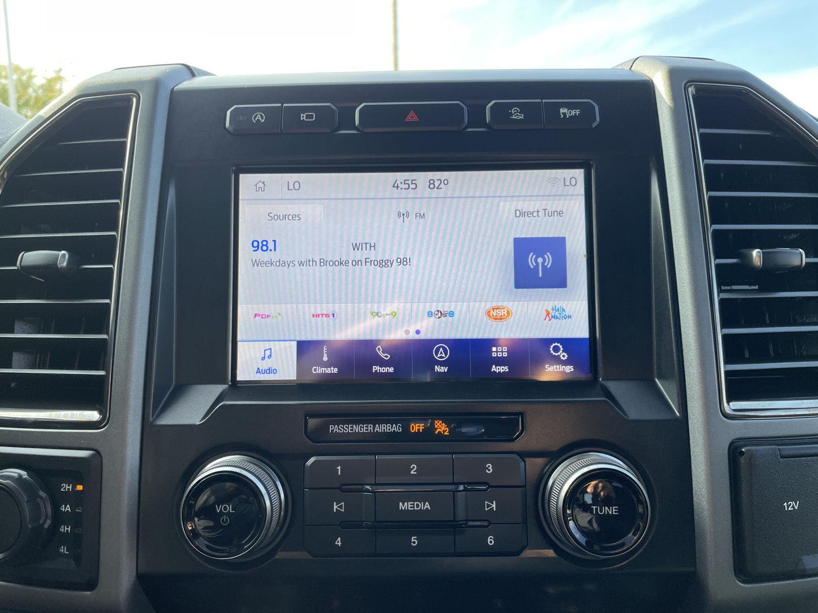 Vehicle photo 28