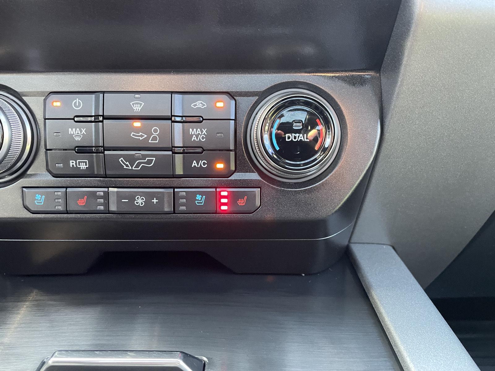 Vehicle photo 31