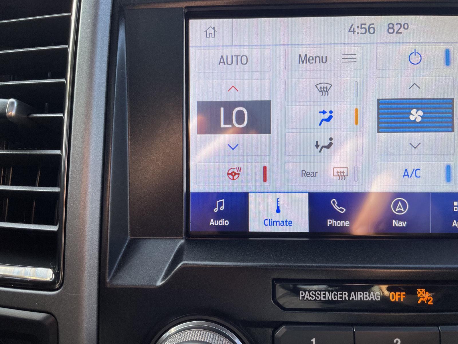 Vehicle photo 32
