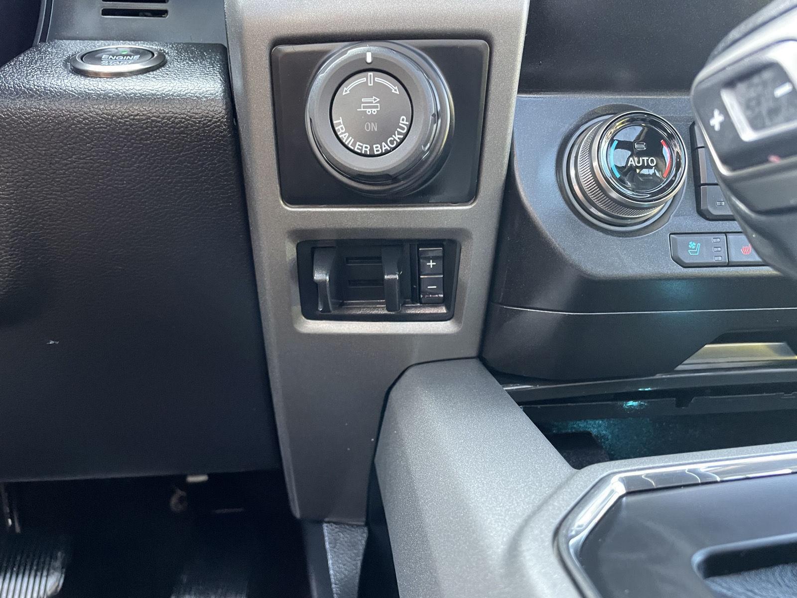 Vehicle photo 35