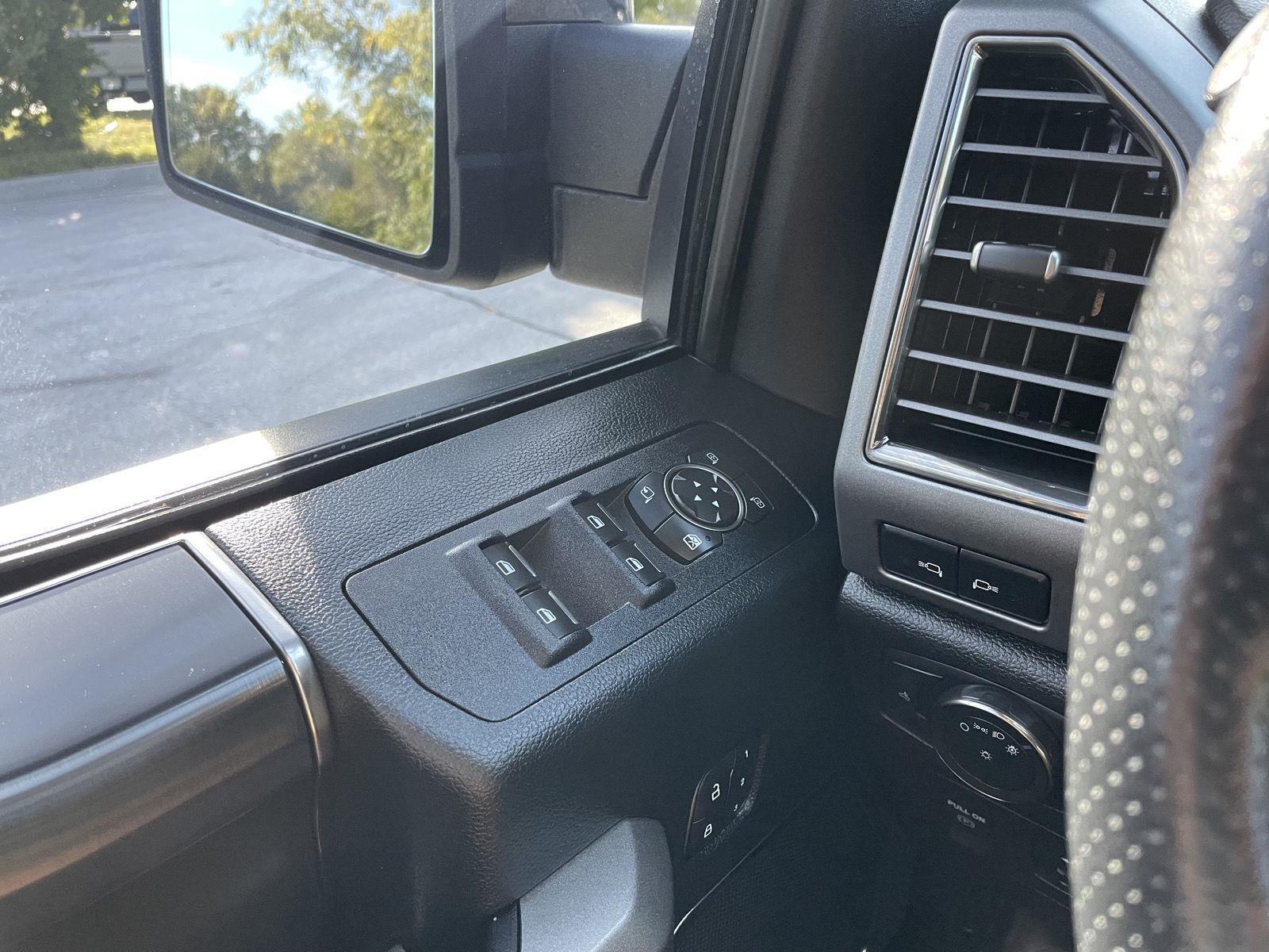 Vehicle photo 37
