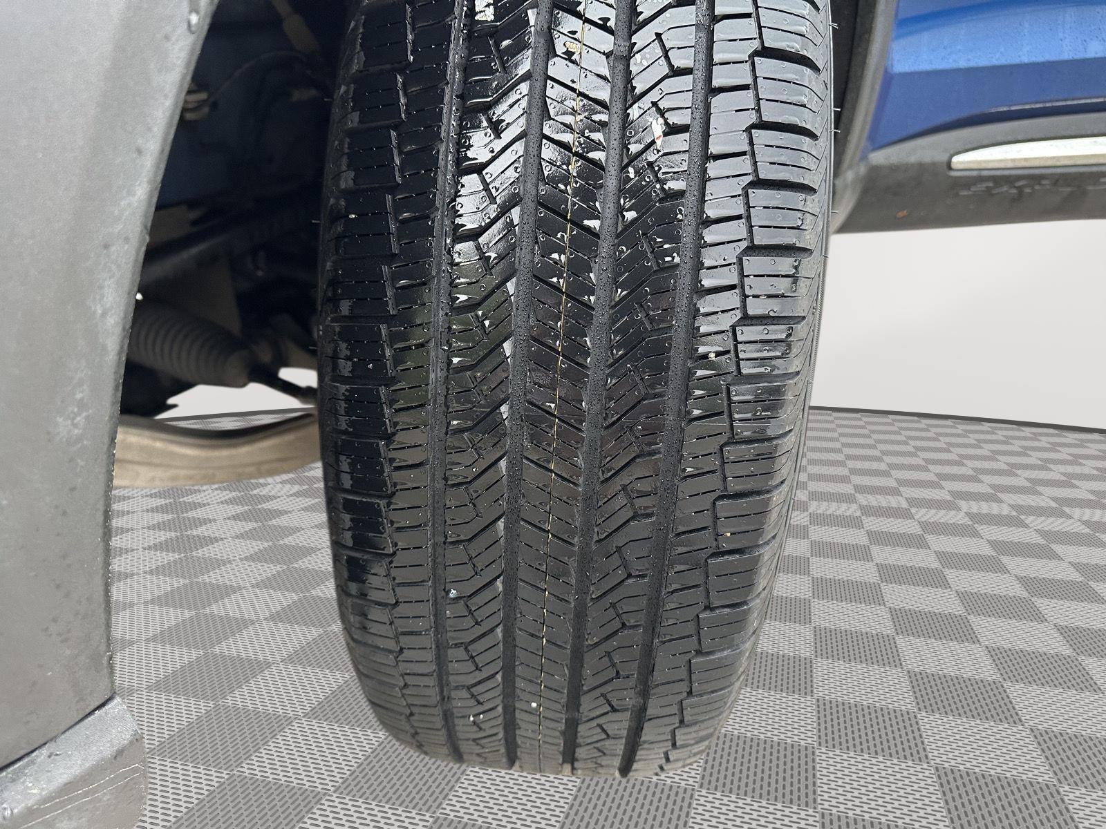 Vehicle photo 11