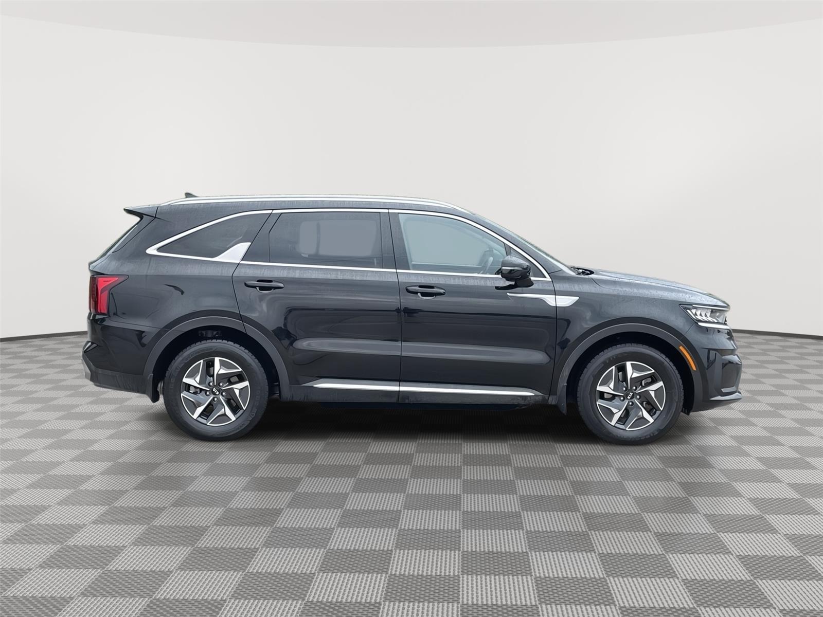 Vehicle photo 6
