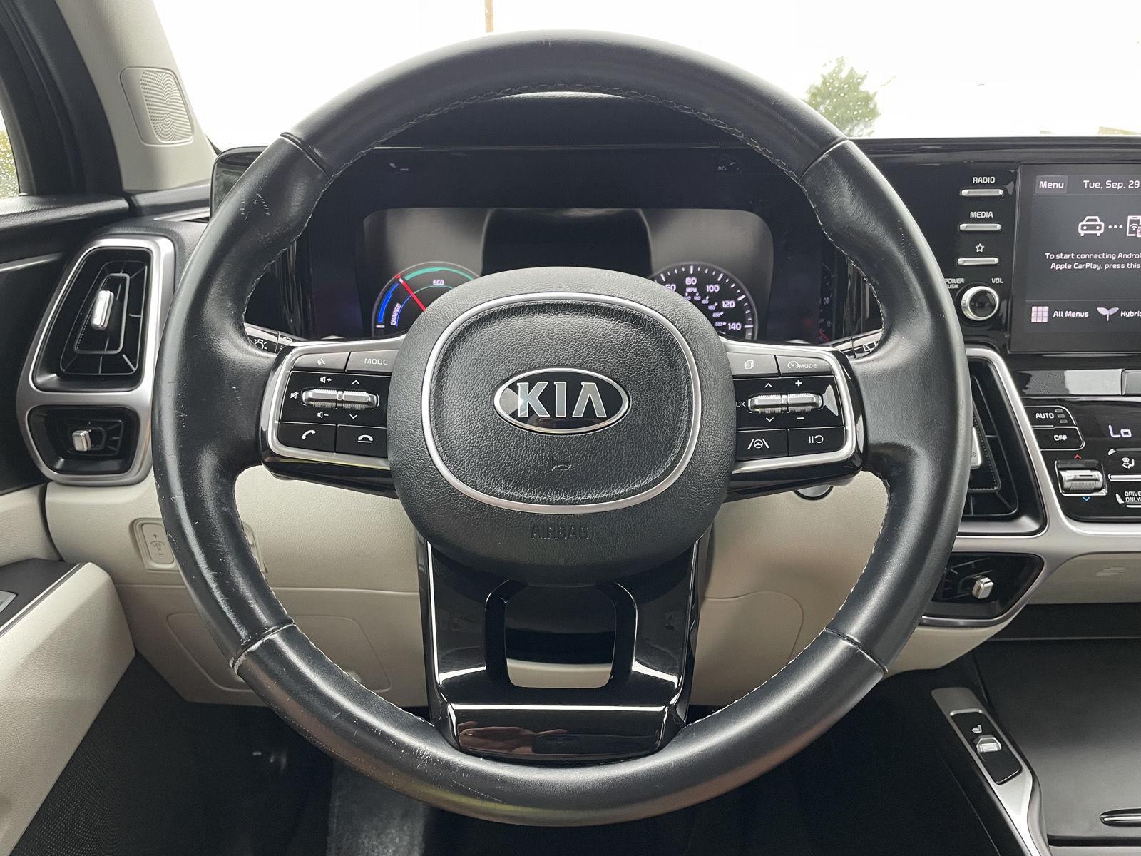 Vehicle photo 12