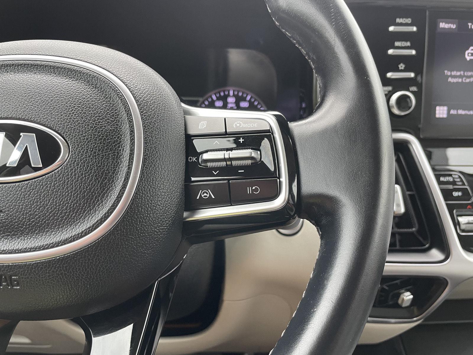 Vehicle photo 14