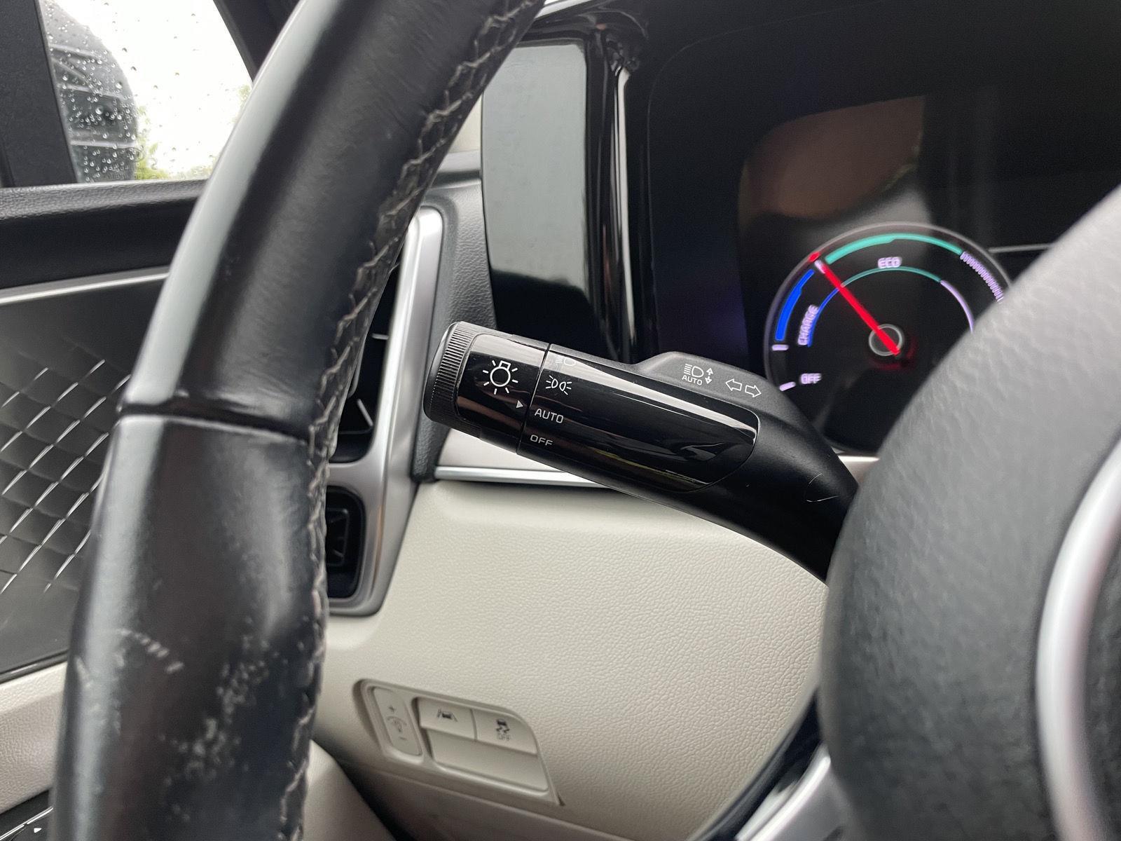 Vehicle photo 16