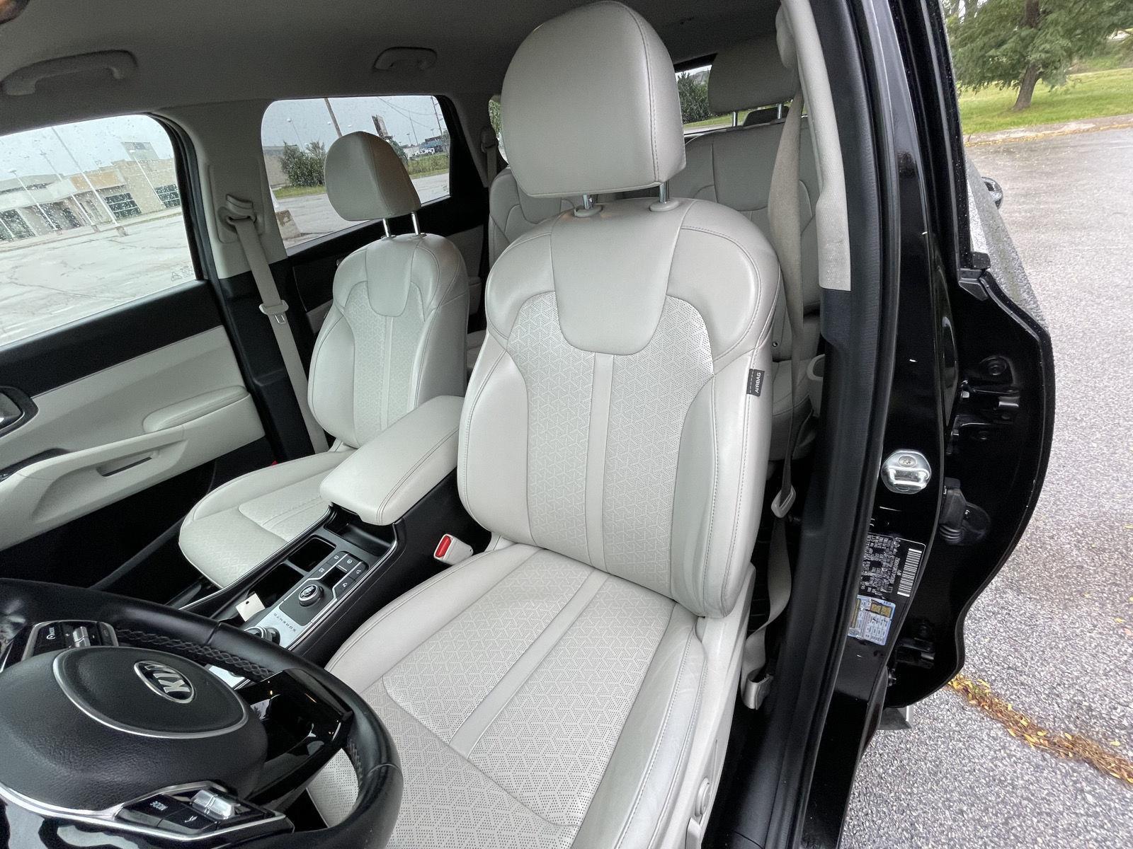 Vehicle photo 18