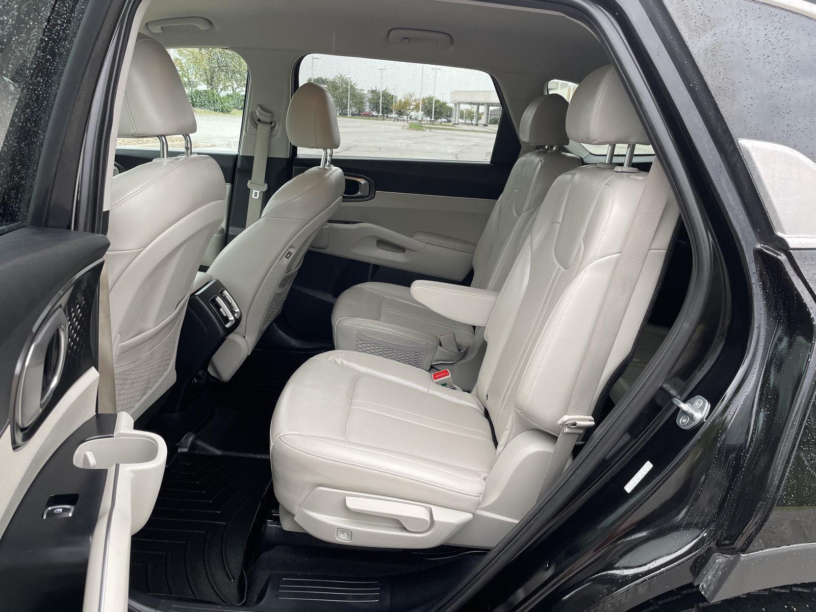 Vehicle photo 20