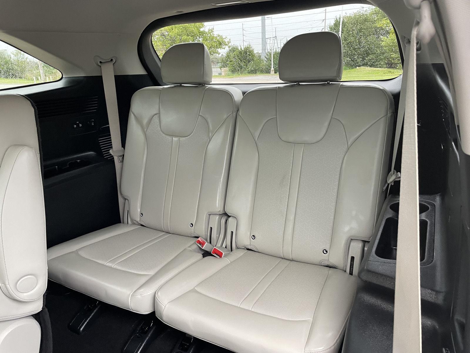 Vehicle photo 21