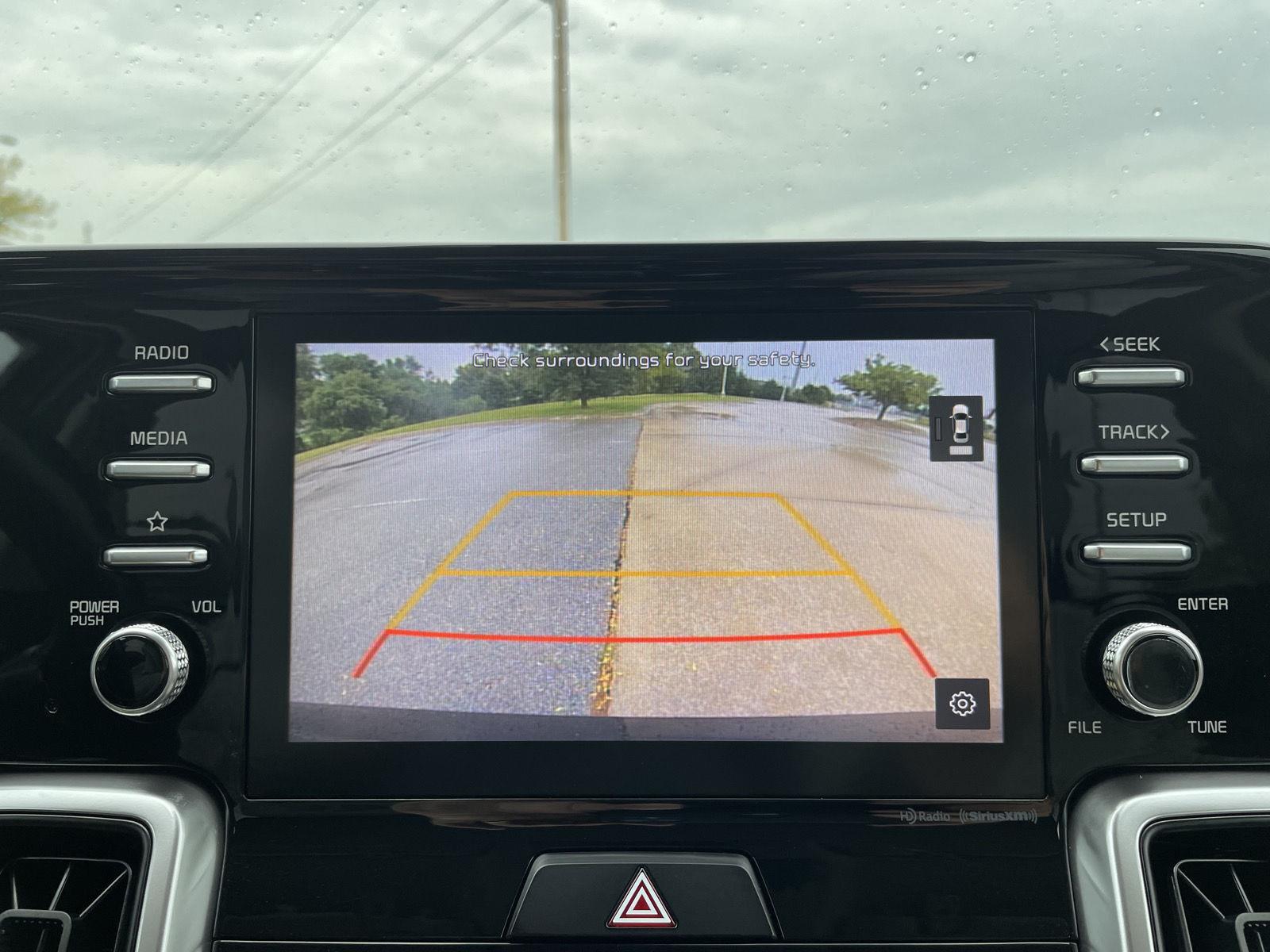 Vehicle photo 24