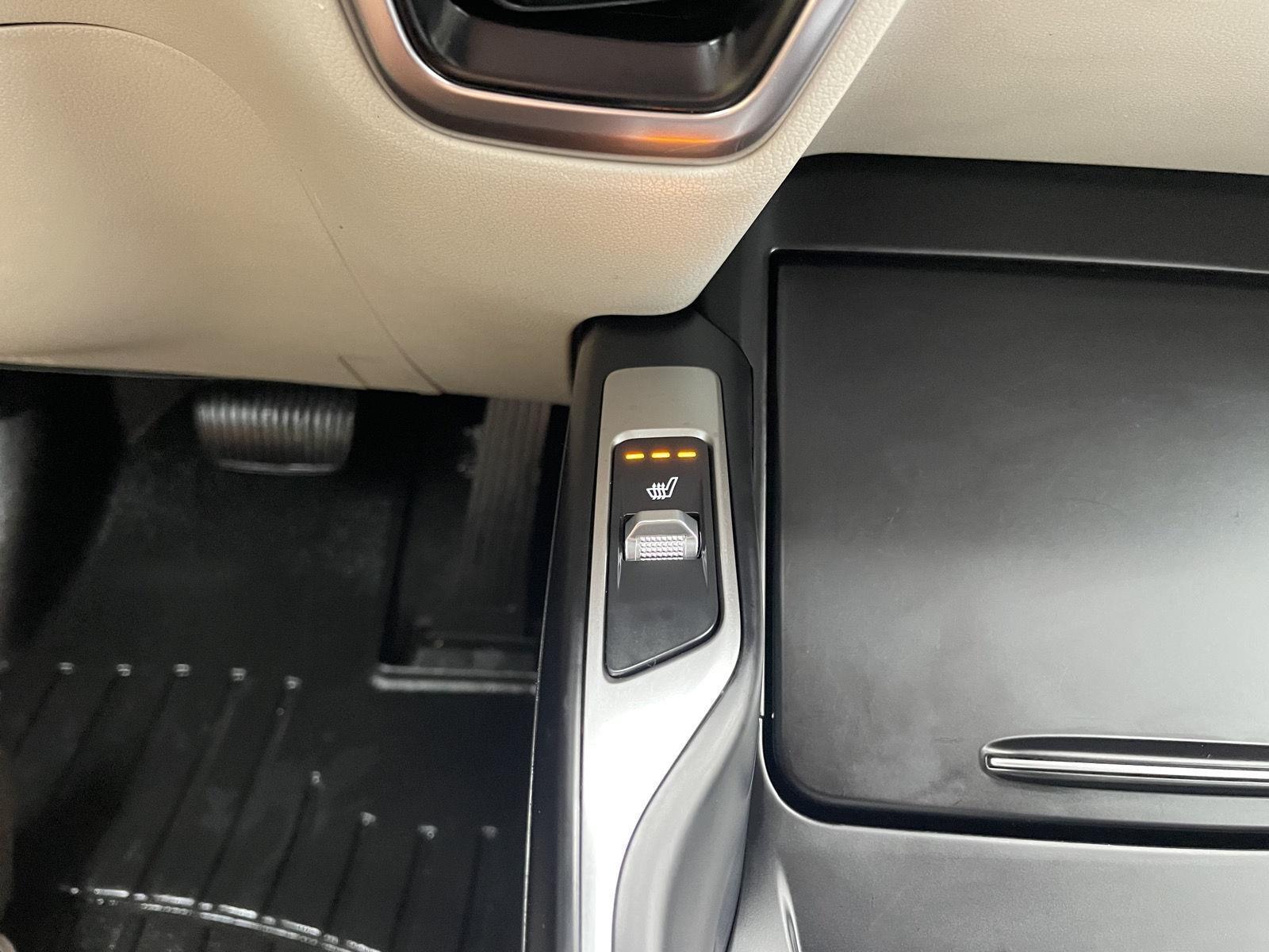 Vehicle photo 28