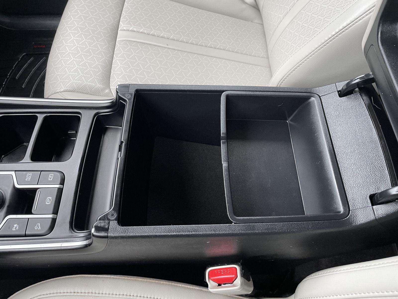 Vehicle photo 32