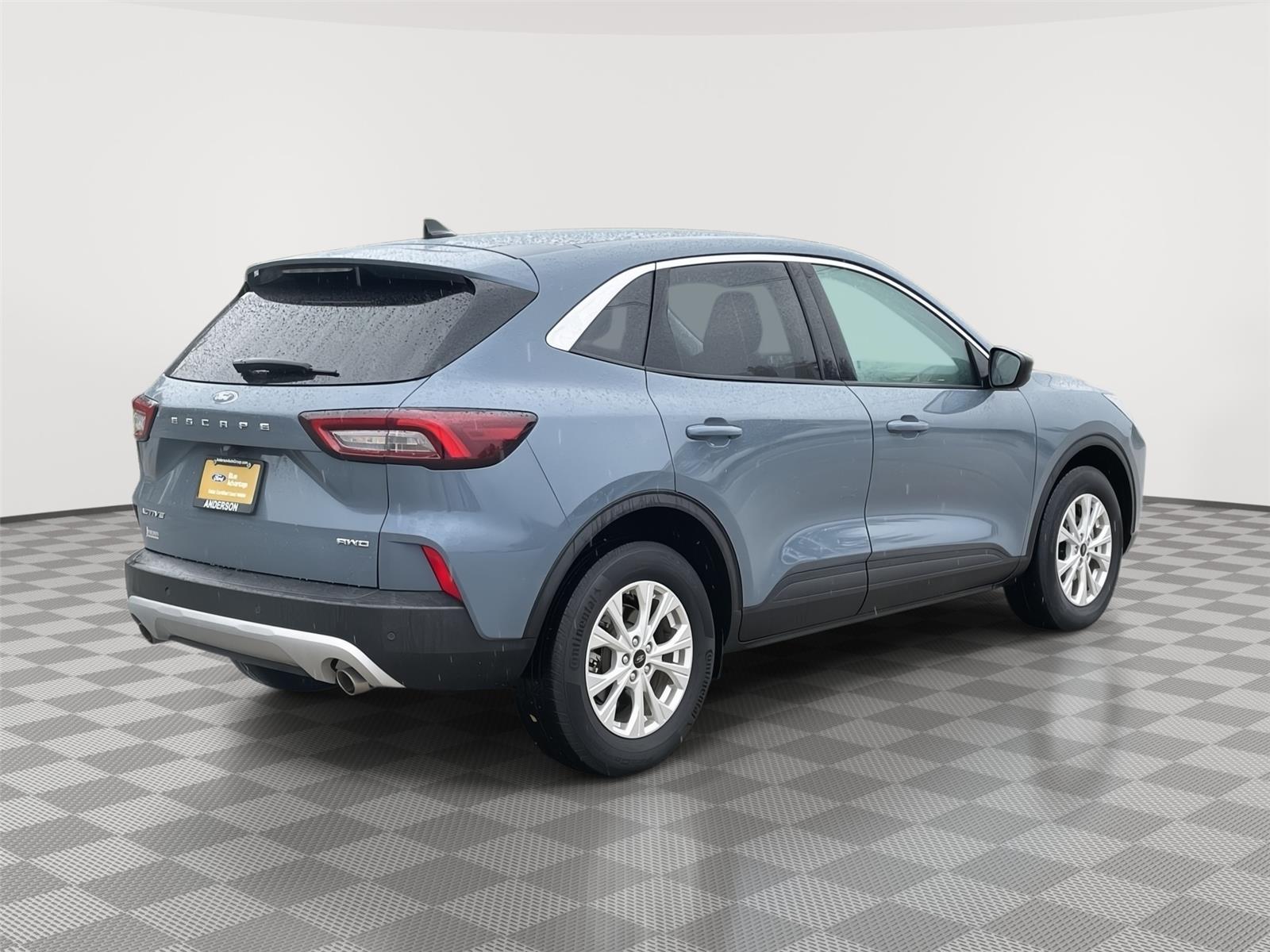 Vehicle photo 7