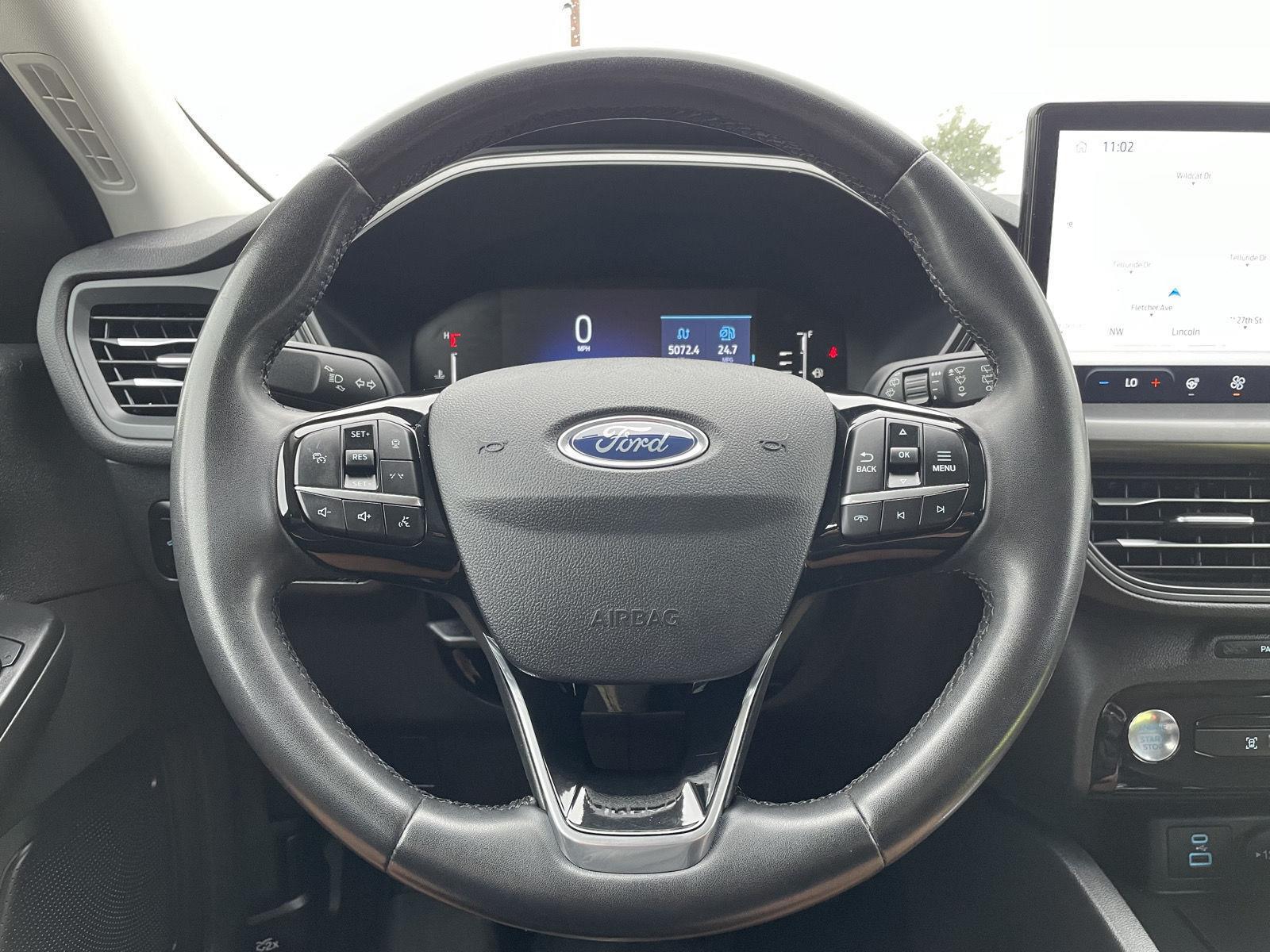 Vehicle photo 11